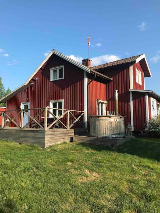 Warm Beheiztes Gemuetliches Haus In Der Natur Sunne Exterior foto